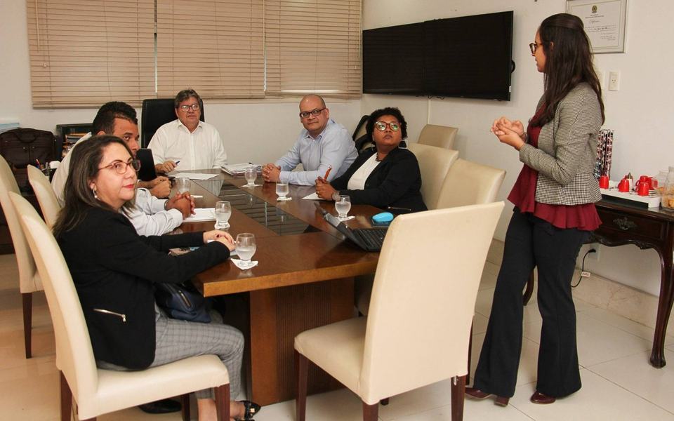joao-reuniao-com-educacao-foto-francisco-franca-1.jpg