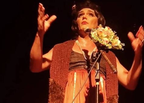 leticia-rodrigues-em-cena-de-eternamente-bibi.jpg