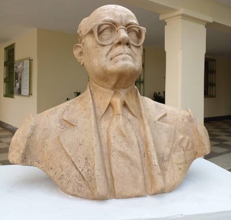 materia-07-10-2024-restauracao-busto-foto-1-alvaro-freire.jpeg