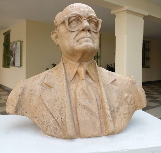 materia-07-10-2024-restauracao-busto-foto-1-alvaro-freire.jpeg