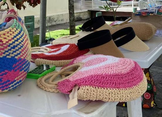Proclamação da República: Feira dos Aromas encerra mais cedo e destaca beleza das bolsas artesanais