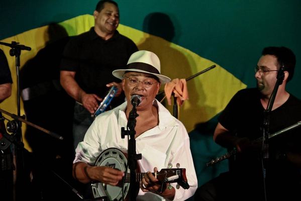 Programa Espaço Cultural festeja Dia do Samba com intérpretes paraibanos