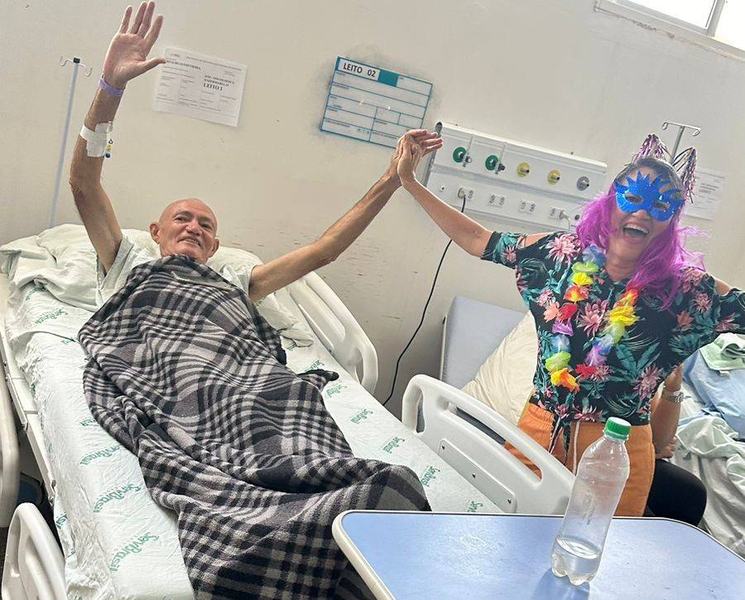 os-pacientes-tambem-entraram-no-clima-da-acao-da-folia-solidaria.jpg