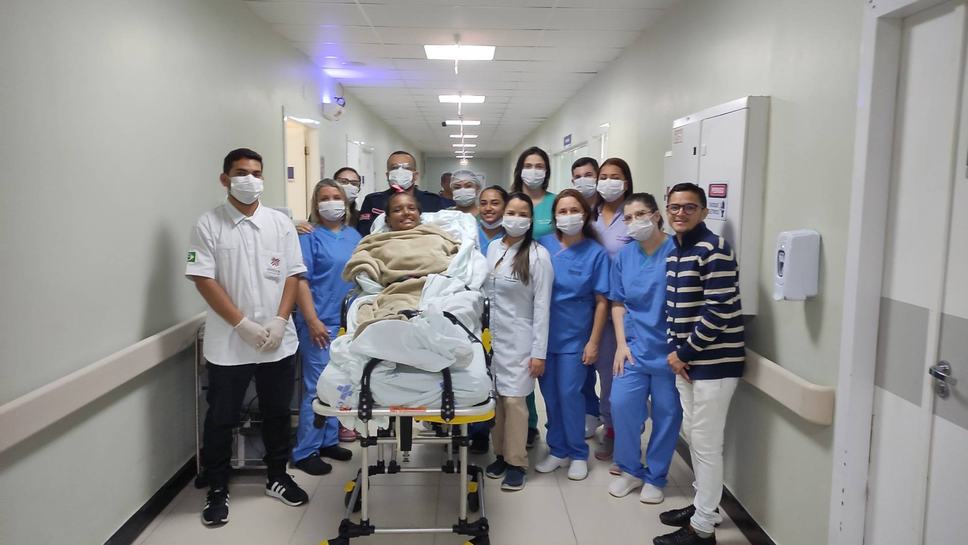 paciente-com-doenca-rara-recebe-alta-2.jpeg