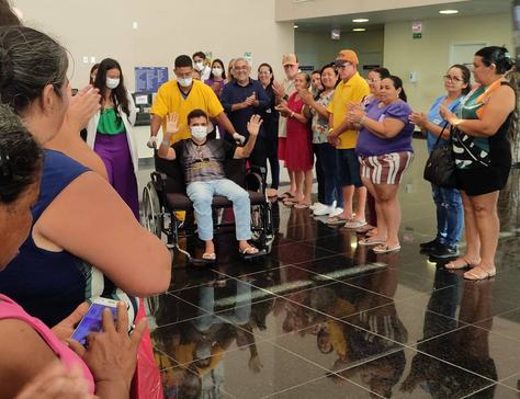 paciente-que-fez-transplante-no-hospital-metropolitano-volta-para-casa-com-novo-coracao-2.jpg