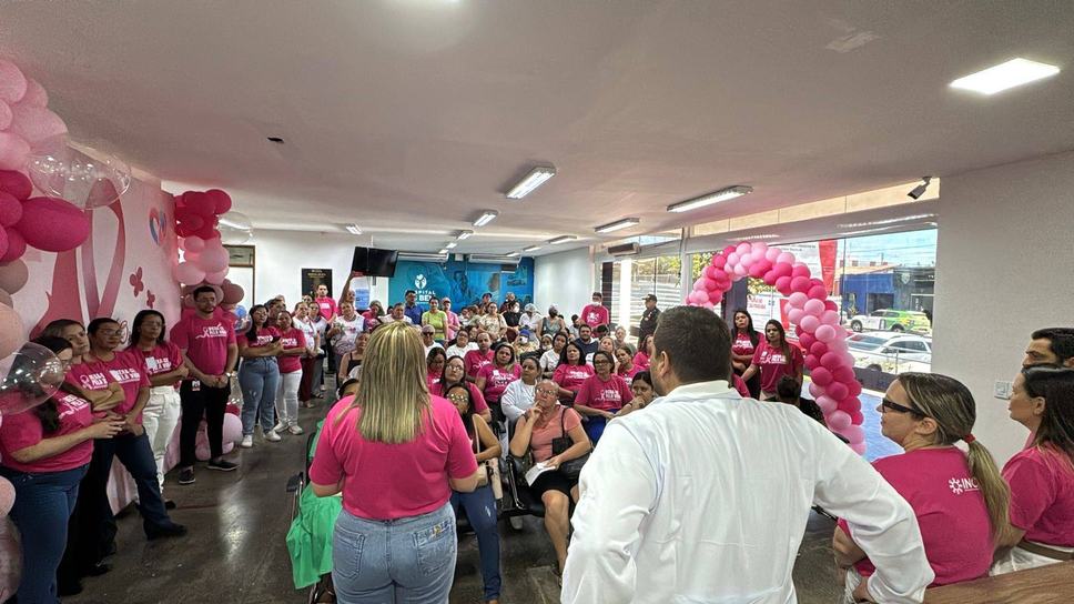 palestra-de-abertura-do-outubro-rosa-foi-com-os-oncologistas-nayarah-xavier-e-silas-negrao.jpg