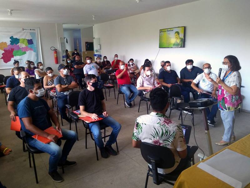 palestra-de-helena-teixeira-01.jpg