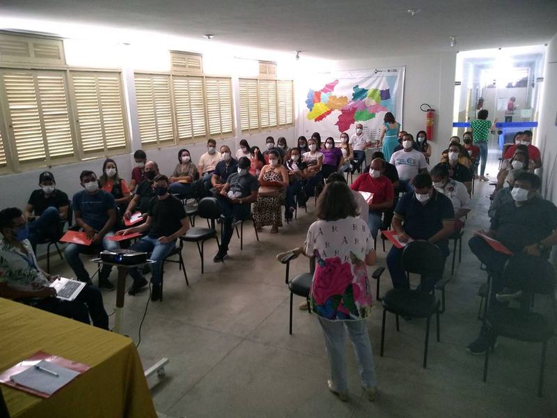 palestra-de-helena-teixeira-03.jpg