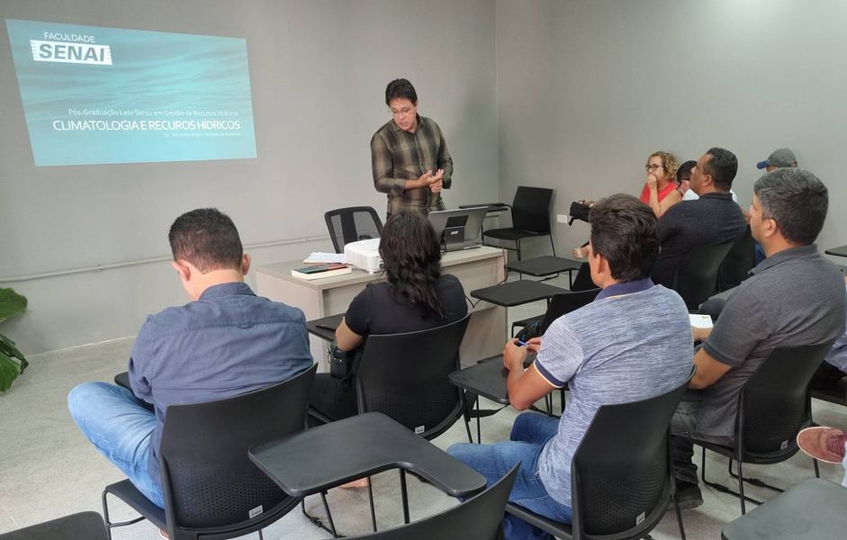 pos-graduacao-aesa-professor-alexandre-magno.jpg