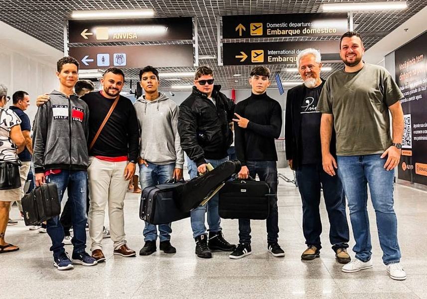 prima-embarque-do-quinteto-de-cordas-londrina2.jpeg