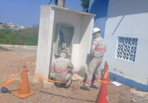 profissionais-da-energisa-fazem-o-redimensionamento-do-transfomador.jpg
