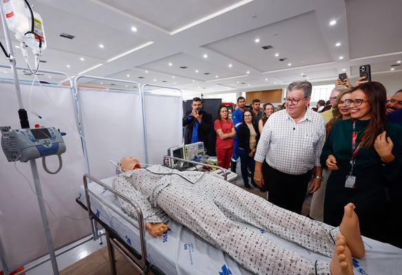 Governo reforça atendimento médico durante o São João com posto avançado no Parque do Povo, incluindo leito de UTI