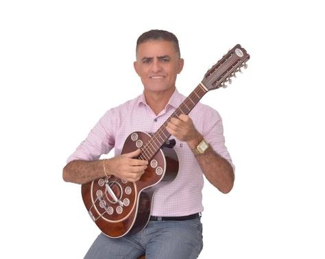 rogerio-meneses-de-repente-no-espaco-maio.jpeg