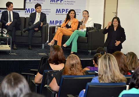 sedh-participa-de-simposio-sobre-refugiados-e-migrantes-na-paraiba_foto-luciana-bessa-5.jpg