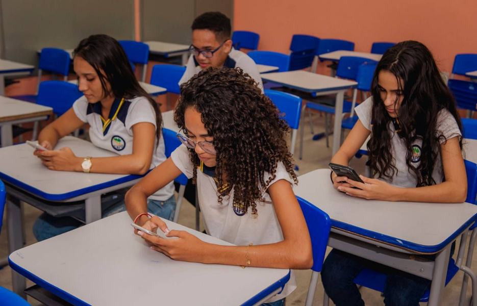 seect-professores-e-alunos-usam-aplicativo-como-ferramenta-de-aprendizagem-plataforma-studos-2.jpeg
