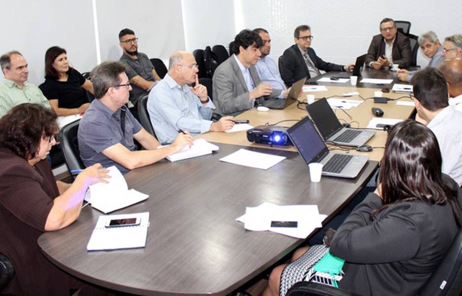 sefaz-recebe-missao-do-bid-analizando-profisco-ii-2.jpg