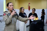 tente-barbara-araujo-do-corpo-de-bombeiros-conduziu-a-palestra-com-instrucoes-sobre-prevencao-e-cuidados-a-serem-tomados-em-casos-de-queimaduras-1.jpg