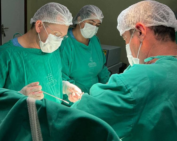 uma-das-oito-cirurgias-eletivas-realizadas-essa-semana-no-hospital-de-catole-do-rocha.jpg