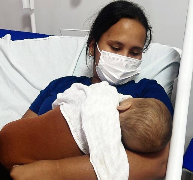 vitoria-luany-mae-do-bebe-de-cinco-meses-elogiou-servico-do-hospital-de-catole.jpg